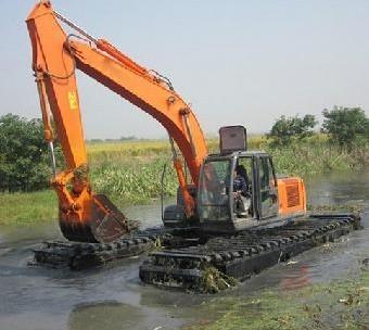 濕地沼澤挖掘機及特種設備租賃指南 專業水挖、打樁與改裝服務全解析